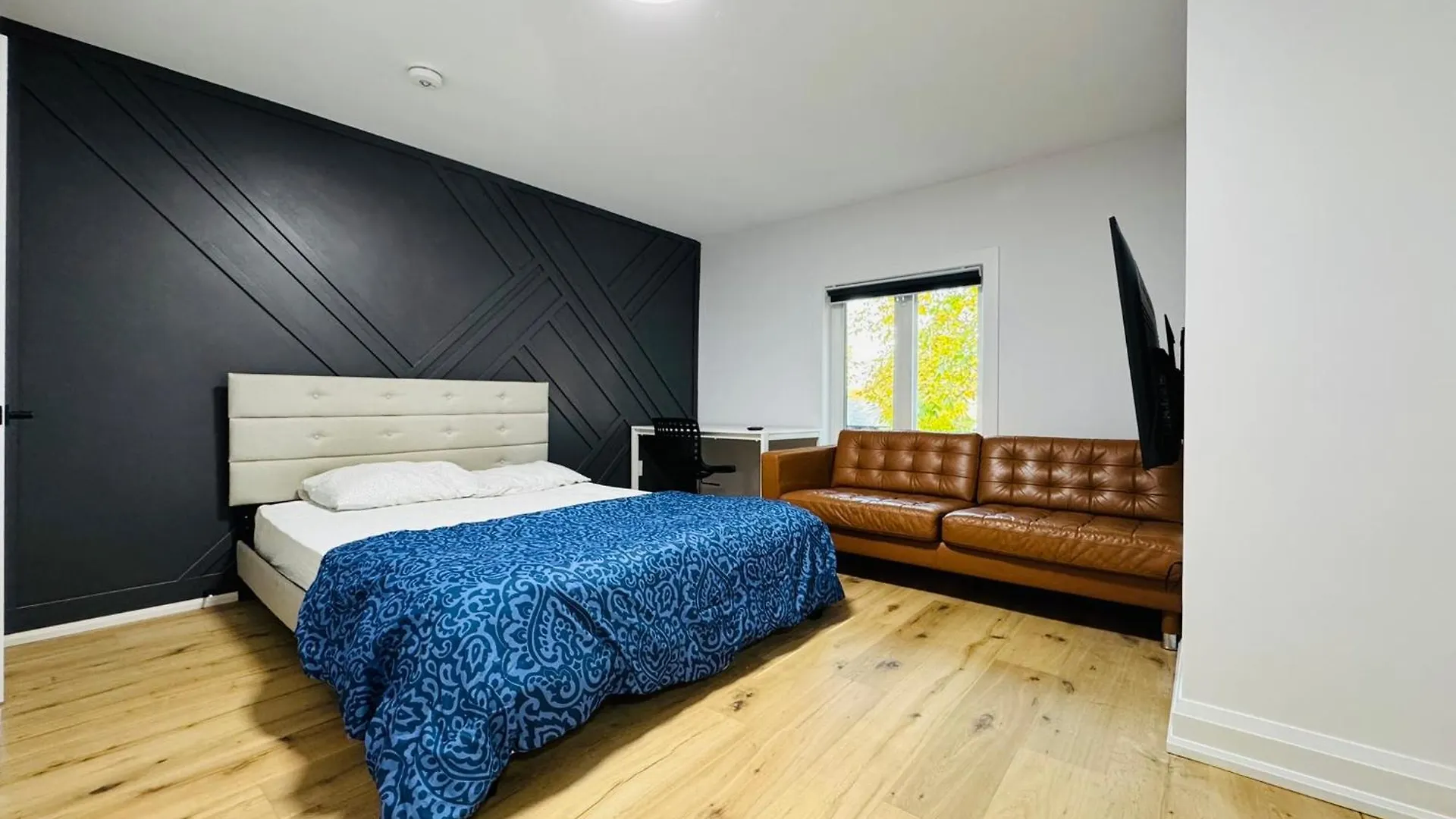 Entire Unit Airport Free Pkg Sep Entrance Newreno Appartement Toronto Canada