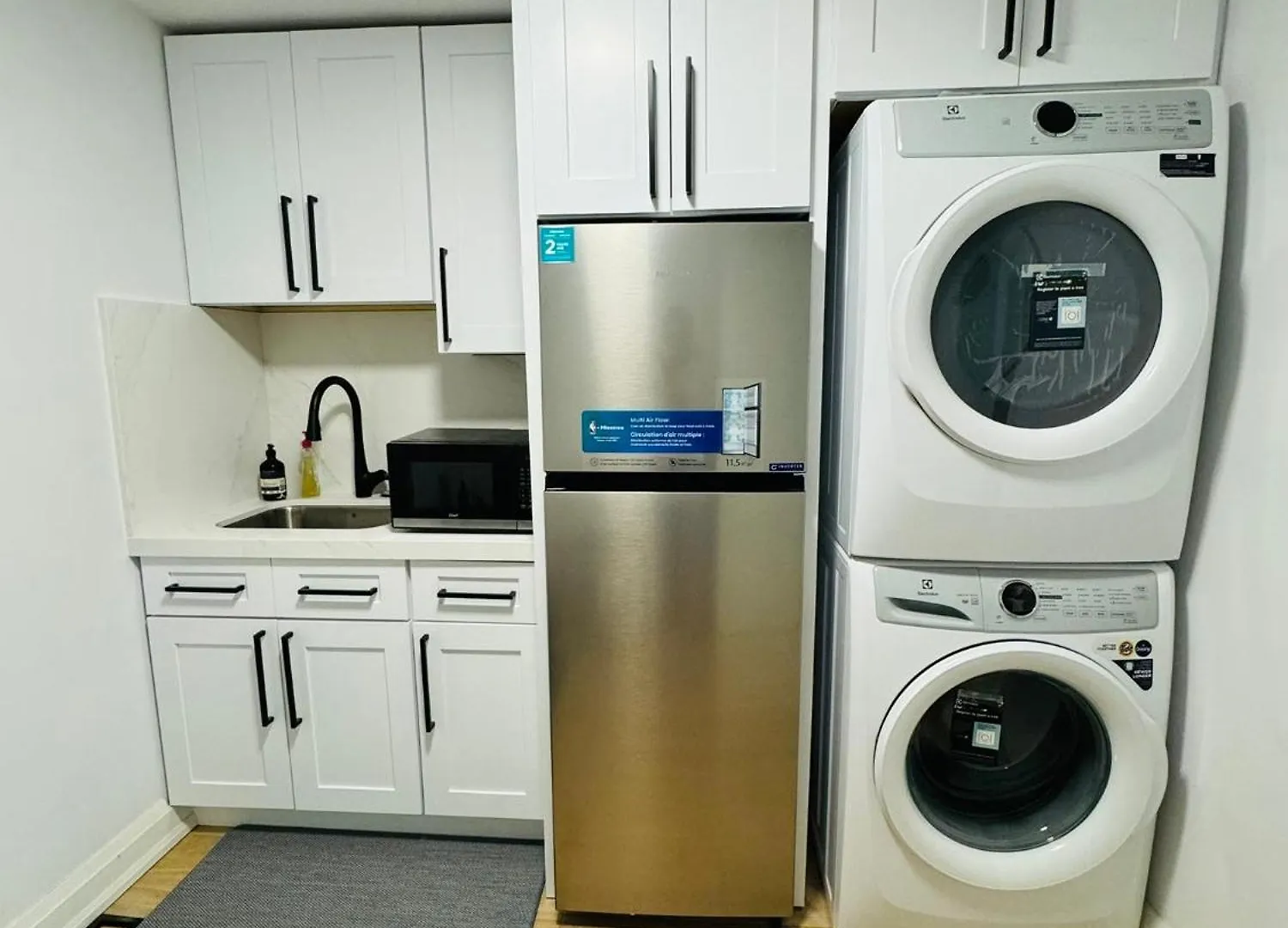Entire Unit Airport Free Pkg Sep Entrance Newreno Appartement Toronto