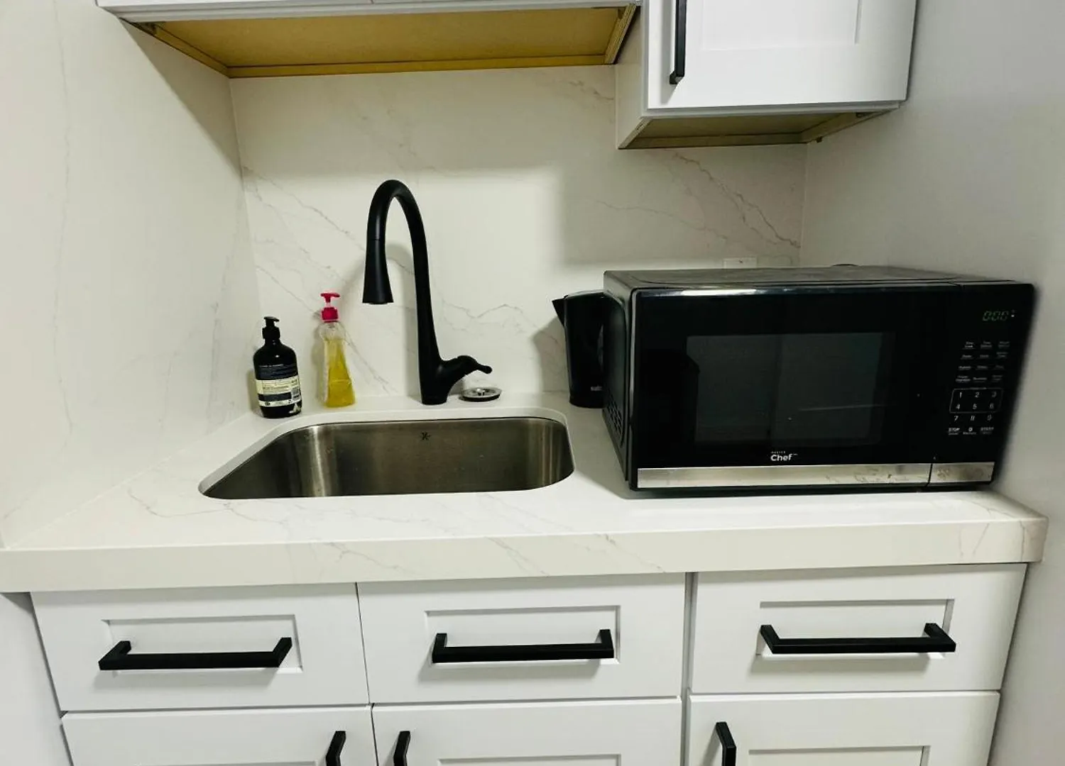 Entire Unit Airport Free Pkg Sep Entrance Newreno Appartement Toronto