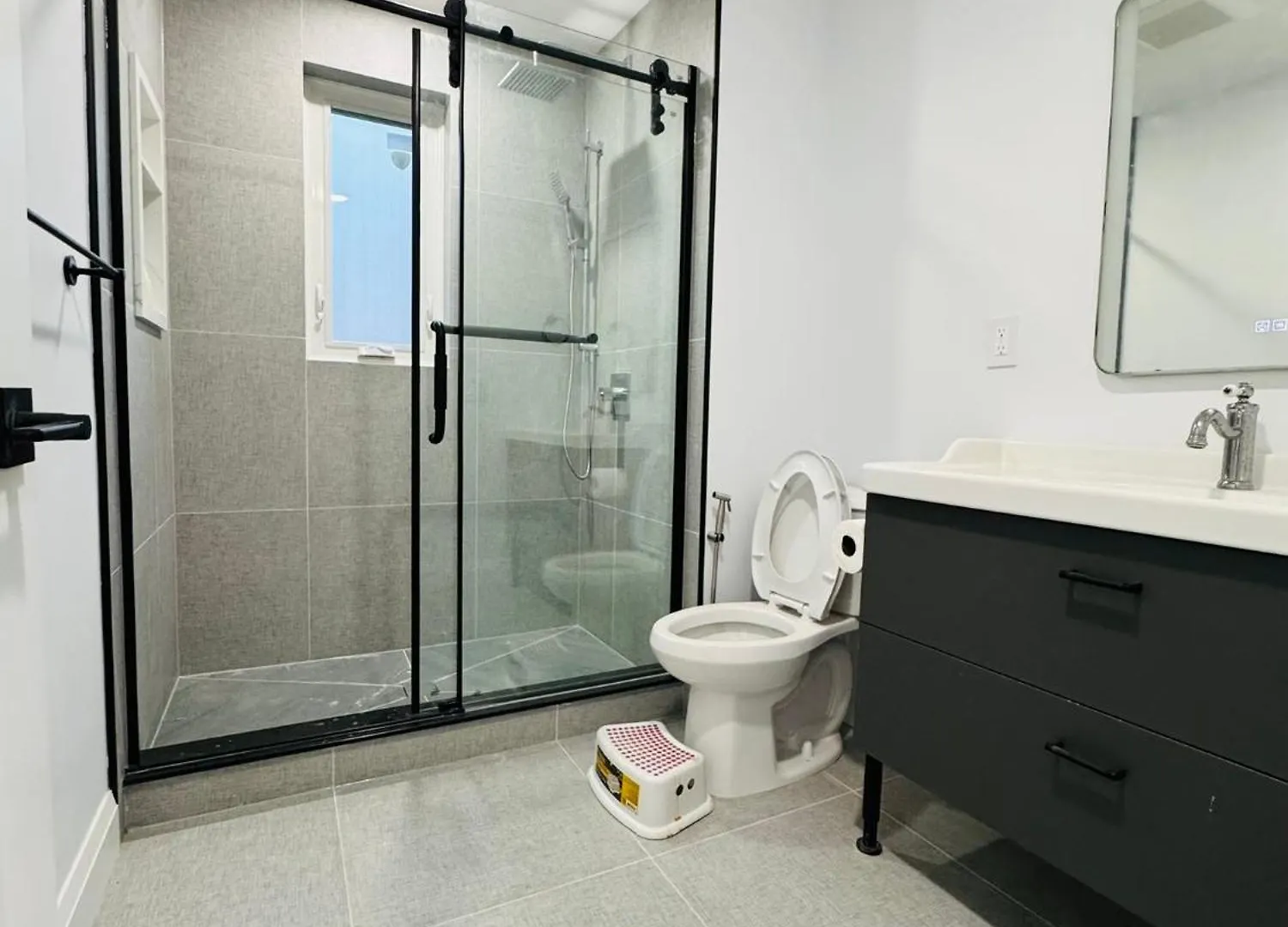 Entire Unit Airport Free Pkg Sep Entrance Newreno Appartement Toronto