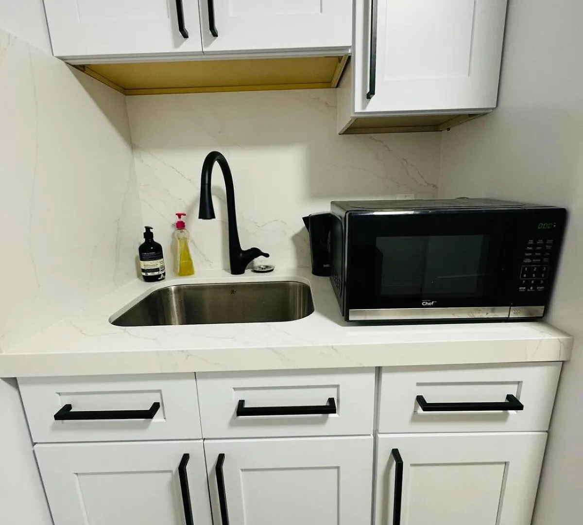 Entire Unit Airport Free Pkg Sep Entrance Newreno Appartement Toronto