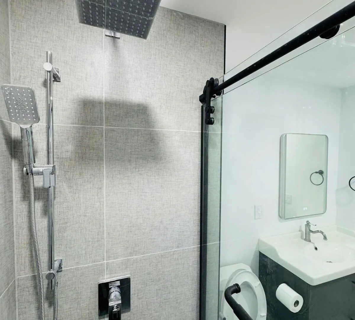 Entire Unit Airport Free Pkg Sep Entrance Newreno Appartement Toronto 0*,